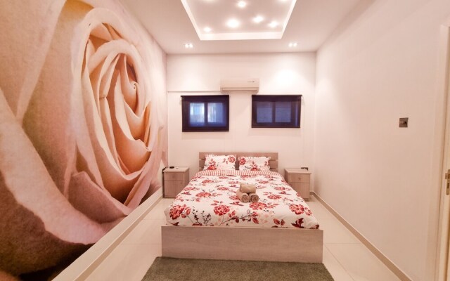 Luxury Saint Lazarus Apartment