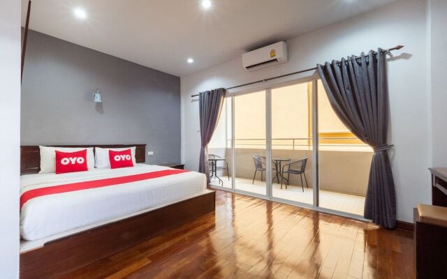 OYO 75360 Walk In Hotel