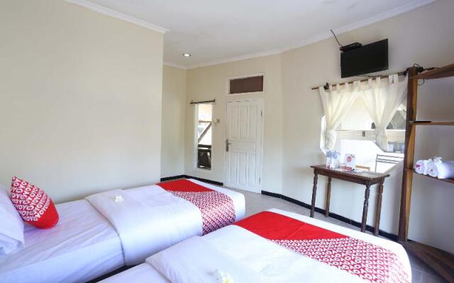 OYO 1651 Purnama Beach Hotel