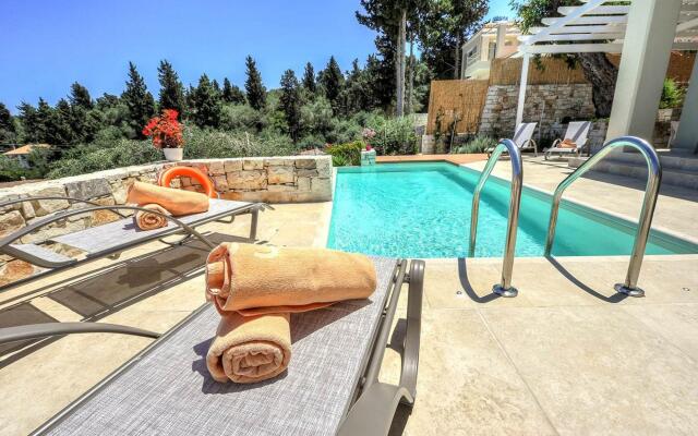 Apeiron II Villa - Sunny Modern Pool - Walk to Gaios
