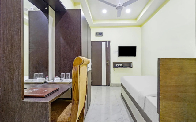 Capital O 85514 Kalpana Hotel