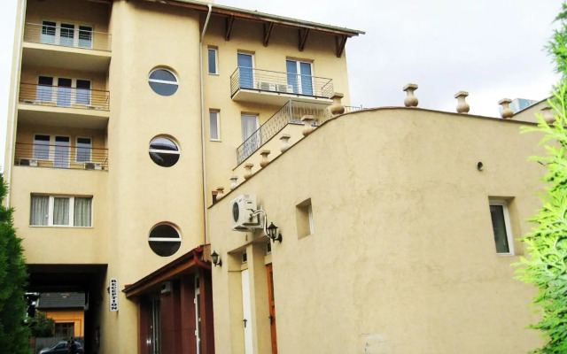 Chesscom Hotel