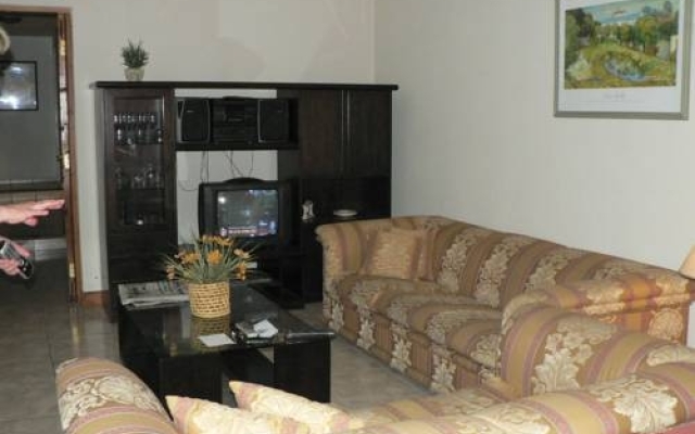 Hotel Las Acacias