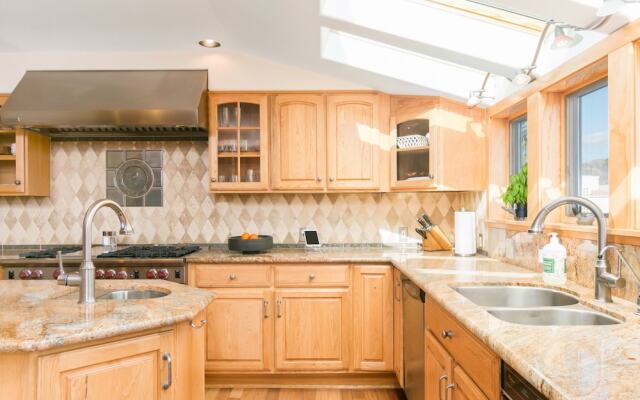 2462 Pierpont Blvd Home