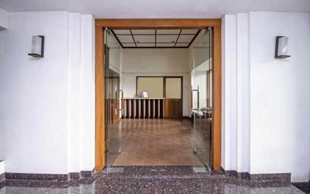 Residences by RedDoorz near Rumah Mode