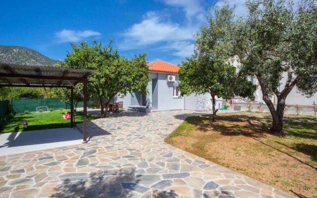 Aethra House in Agria Volou