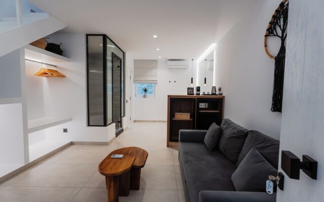 Oliving Mykonos Luxury Suites