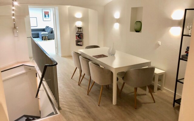 Spacious 170sqm Central Station
