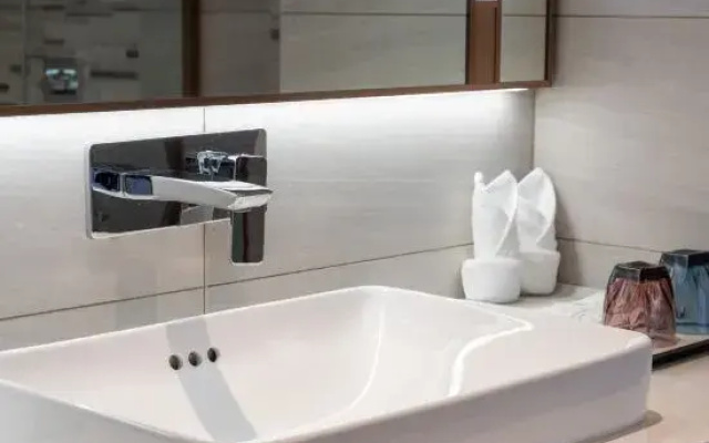 Lavande Hotel (Baoding Gaobeidian Baigou New Town Heda International Bag City)
