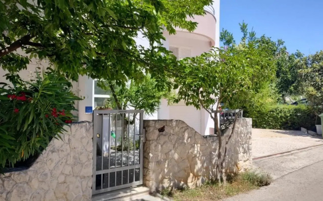 Romantic Oasis Apartments