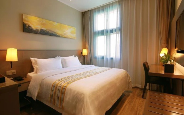 Home Inn Plus Beijing Tuanjie Lake Metro Station