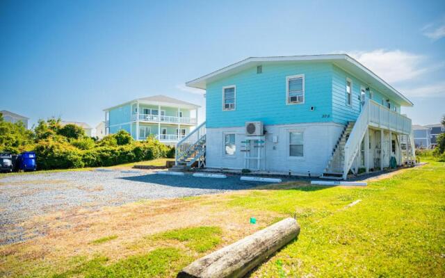 The Hideaway by Oak Island Accommodations