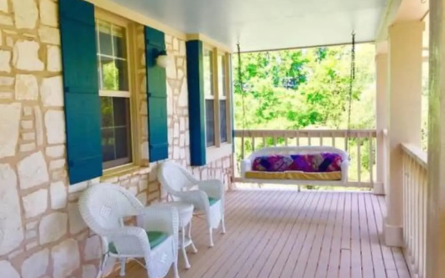 Chantilly Lace Country Inn - Bed And Breakfast - Adult Only