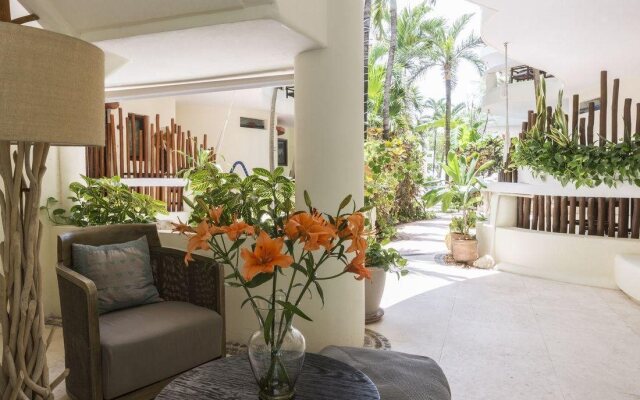 Playa Palms Beach Hotel