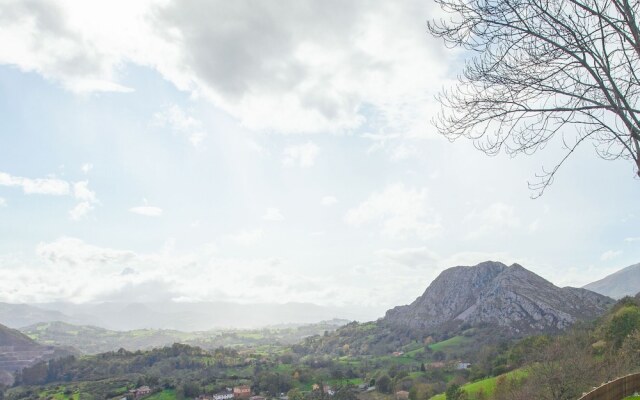 Luxurious Mansion in Cangas de Onís with Meadow View