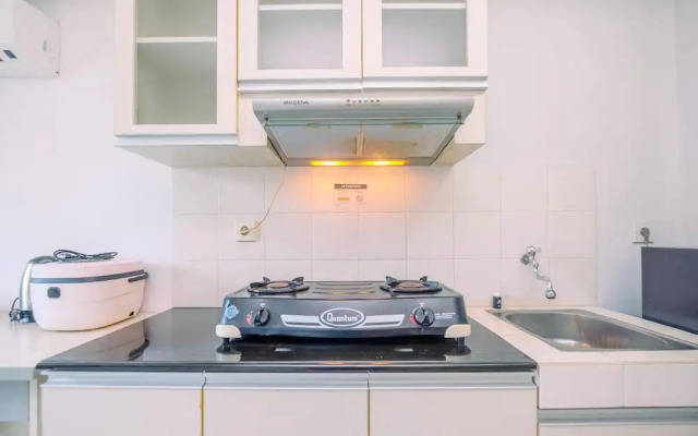 Comfortable Living Studio Room at Kebagusan City Apartment