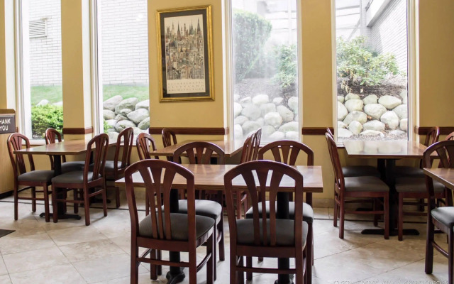 Econo Lodge Wickliffe - Cleveland East