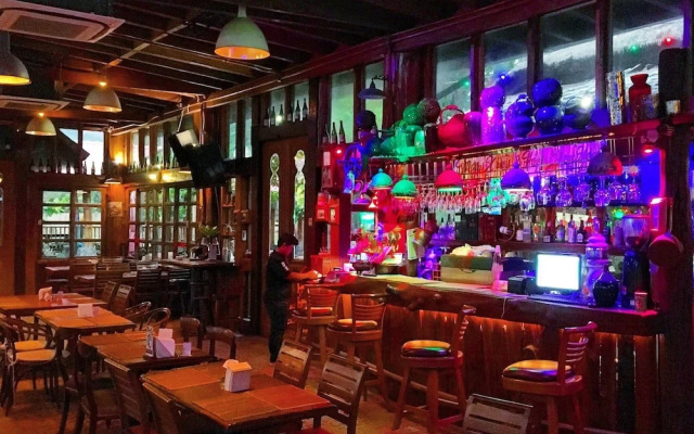 Stylish 3br Pool Villa Walk to Beautiful Naiyang Beach