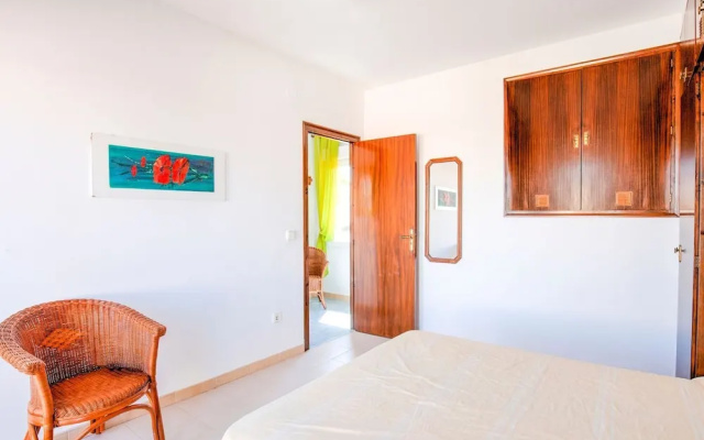House for 4 With Private Swimming Pool, Near the Beach - фото 2