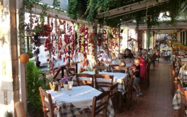 Aparthotel 3 Stars Agia Marina