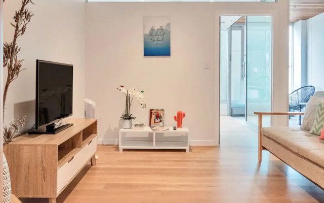 Spacious Mt Eden Apartment