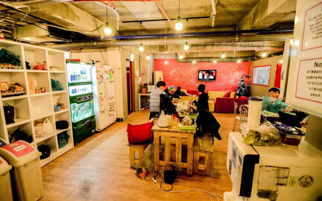 Kimchee Sinchon Guesthouse