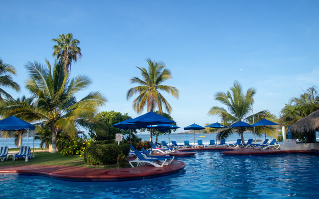 Qualton Club Ixtapa - All Inclusive