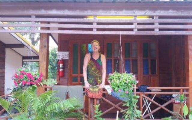 Happy Guesthouse Bungalow