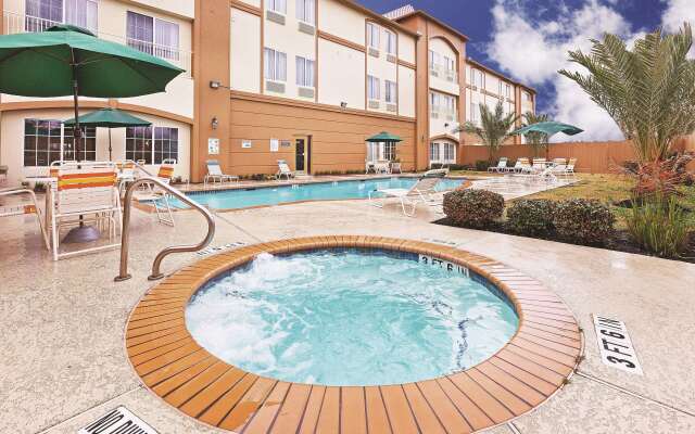 La Quinta Inn & Suites by Wyndham Houston Hobby Airport