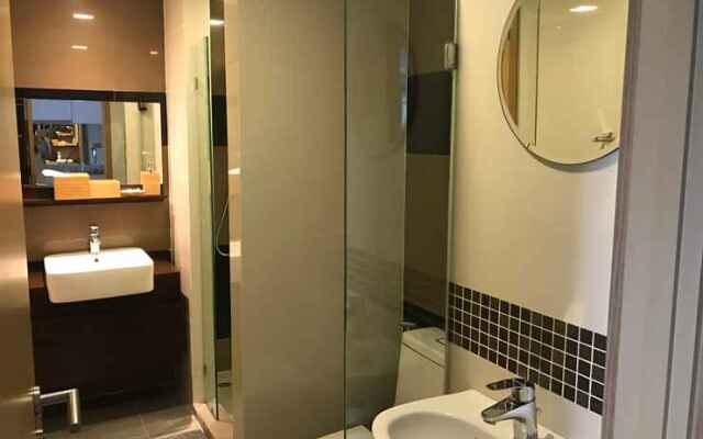 Luxury Condo Sukhumvit 11-13 Asoke Nana Nightlife