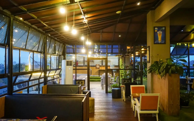 Yellow Star Hotel Gejayan