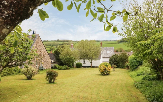 Courtyard Cottage