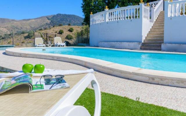Finca El Mirador Malaga by Ruralidays
