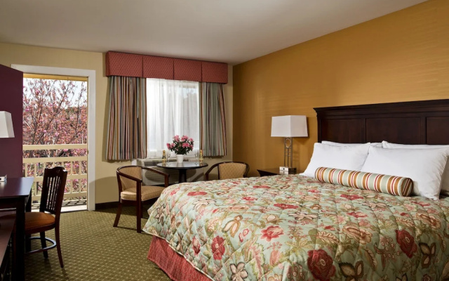 Wellfleet Motel and Lodge