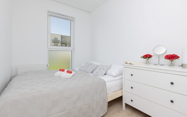 Warsaw Apartment With Terrace by Renters