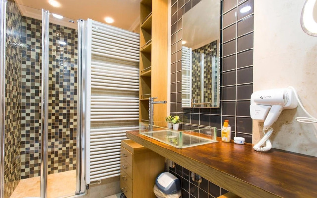 Private Pool, Garden, Barbecue and Beach Nearby