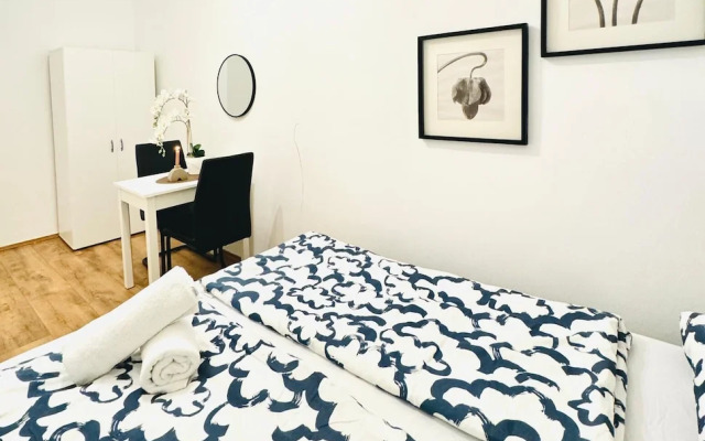 5BR Apt For 10 Walk to Kaufpark Alterlaa