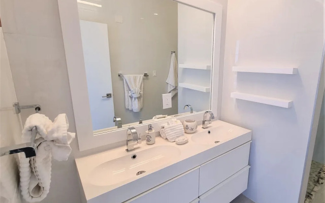Lighthouse Point Residences