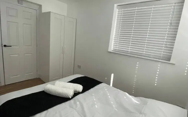 Luton City Retreat - Spacious 3 Bedroom Apartment