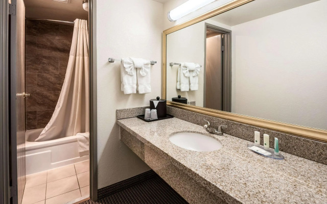 Quality Inn & Suites