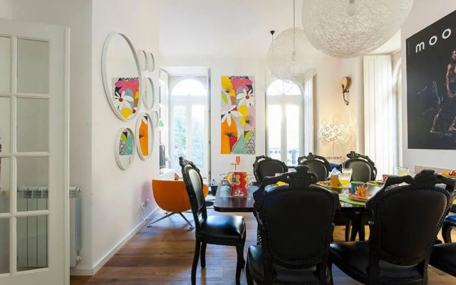 JOIVY Splendid 2BR Apt w/ parking&balcony, 10mins to Praça do Comércio