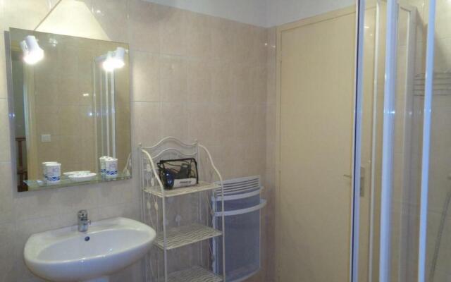 Gîte Saint-Alban-les-Eaux, 3 pièces, 4 personnes - FR-1-496-75