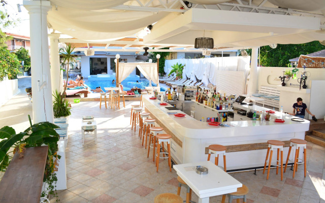 Cavos Beach House
