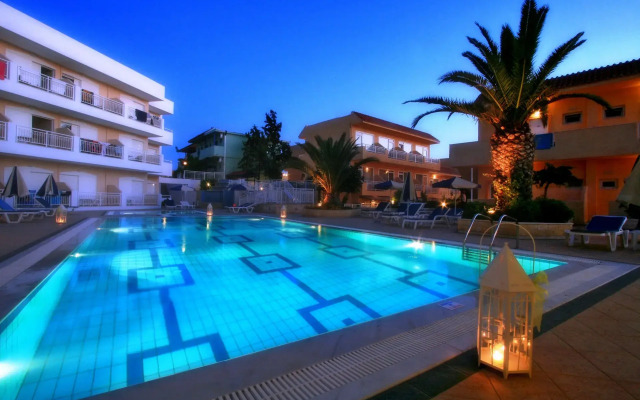 Lavris Hotel & Bungalows*