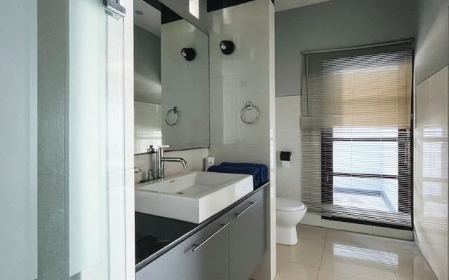 Blue Marlin 6-BR Villa Singaraja Bali