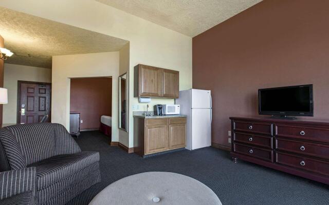 Shoreline Inn & Conference Center, Ascend Hotel Collection