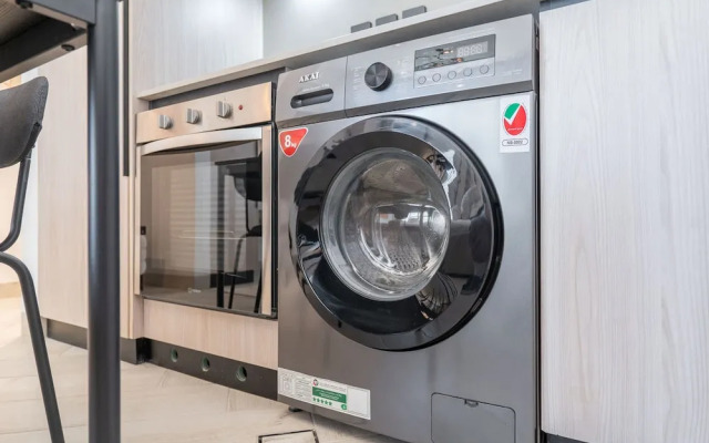 Outstanding Studio in Empire Residence JVC