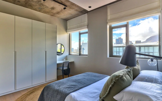 Penthouse With Rooftop Pool and Bbq Area