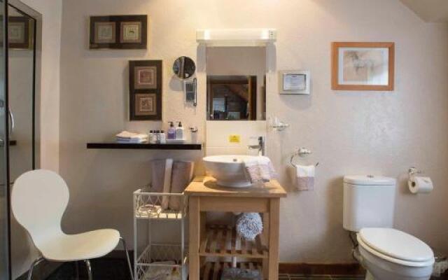 Langside Bed And Breakfast