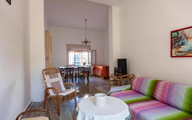 Casa con 3 camere letto e giardino spiaggia m123